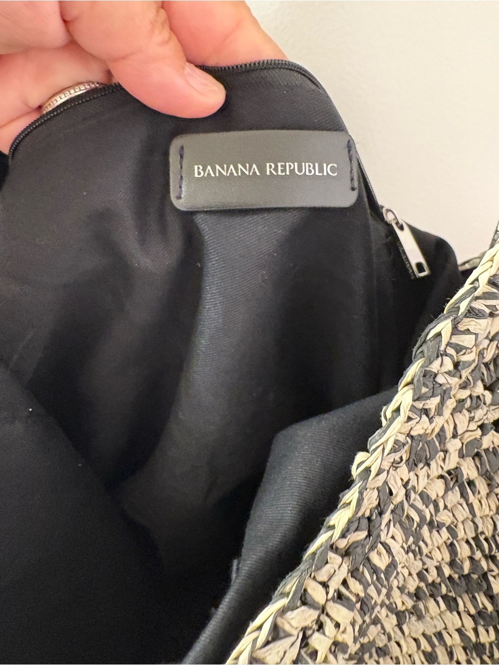 Banana Republic Women’s Raffia Tote Woven Straw Hobo Bag - Picture 8 of 11
